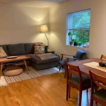 Balcony - Bright 2br דירה ברגן