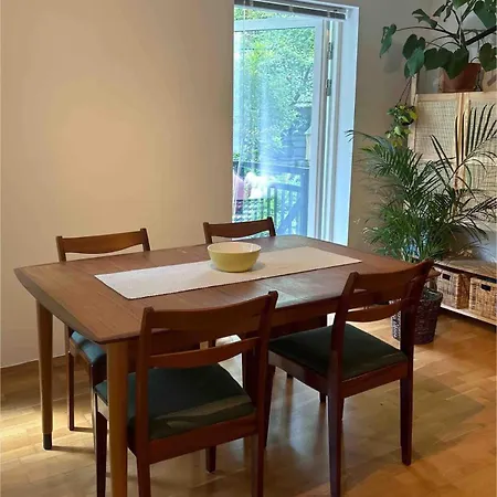 Balcony - Bright 2br * ברגן