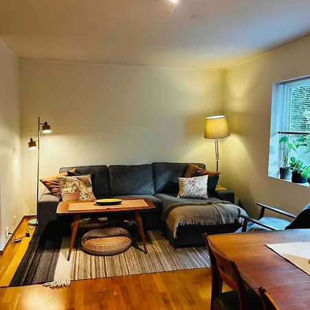 Balcony - Bright 2br דירה ברגן