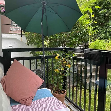 Balcony - Bright 2br * ברגן