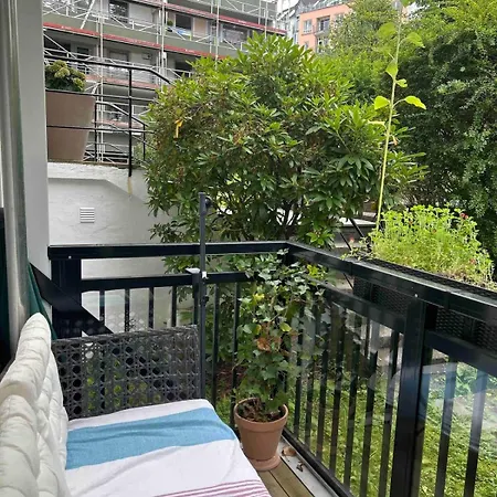 Balcony - Bright 2br דירה